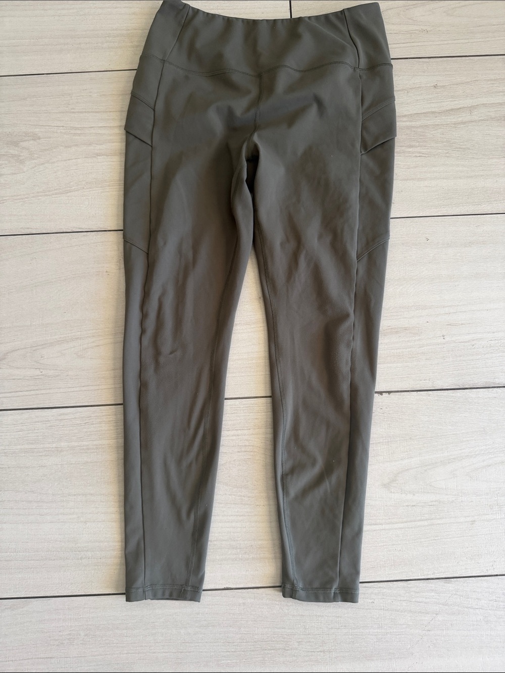 Avalanche Outdoor Supply Co. dark green (forest green) high-waisted leggings 🌿 - Picture 5 of 6